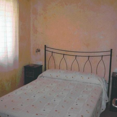 Albelda De Iregua Hostal Valle Del Iregua חדר תמונה